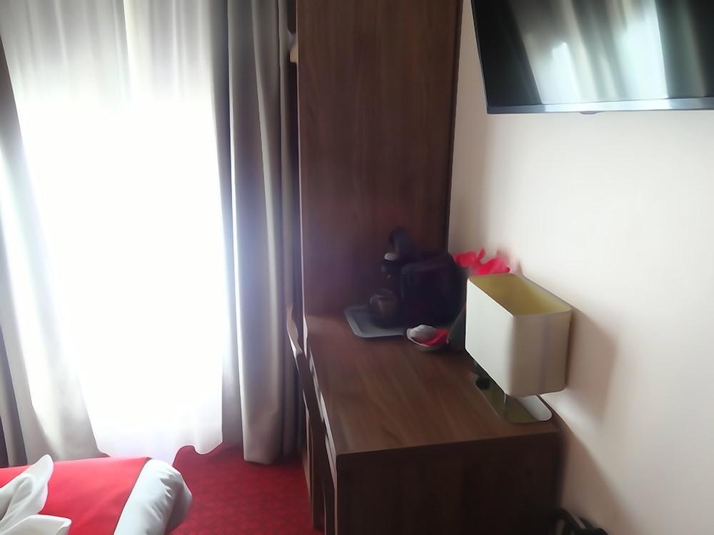 Hotel La Perle Montparnasse Paris Dış mekan fotoğraf